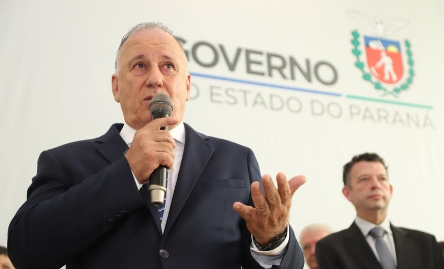 O governador Carlos Massa Ratinho Junior afirmou nesta terça-feira (12) que o Governo do Estado vai agilizar os processos de licenciamento ambiental para aliar a sustentabilidade com o desenvolvimento econômico do Estado. Ele deu posse, em cerimônia no Palácio Iguaçu, ao secretário de Estado do Desenvolvimento Sustentável e Turismo, Marcio Nunes, e aos presidentes das autarquias vinculadas à pasta.  _  Curitiba, 12/02/2019  -  Foto: José Fernando Ogura/ANPr