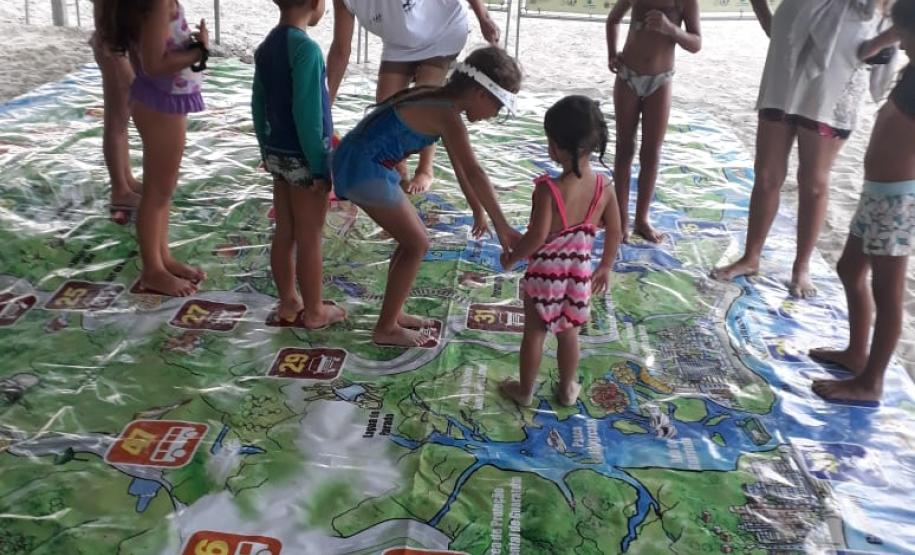 Tenda Ambiental promove ações para crianças e adultos no Litoral