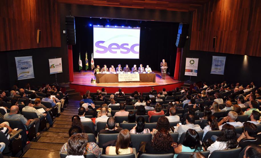 Estado e municípios debatem gestão de resíduos sólidos