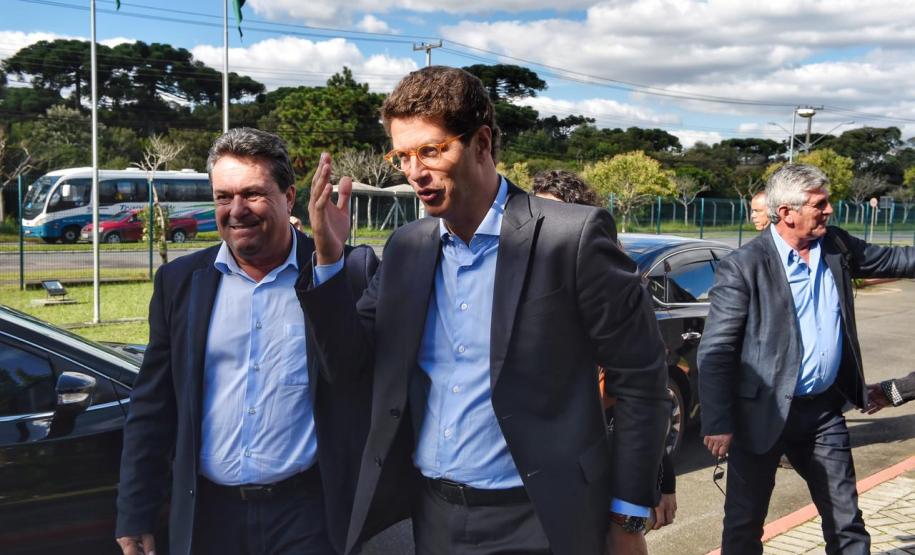 Ministro do Meio Ambiente conhece tecnologias sustentáveis no Paraná Ministro do Meio Ambiente conhece tecnologias sustentáveis no Paraná