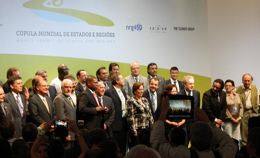 O secretário estadual do Meio Ambiente e Recursos Hídricos, Jonel Iurk, afirmou nesta terça-feira (19/06), no Rio de Janeiro, que o governo paranaense tem como meta recuperar até um milhão de hectares de florestas nativas nos próximos 20 anos. Ele destacou que o Estado vem adotando medidas inovadoras para a conservação das riquezas naturais e que o trabalho foi reforçado com o lançamento do programa Bioclima Paraná.