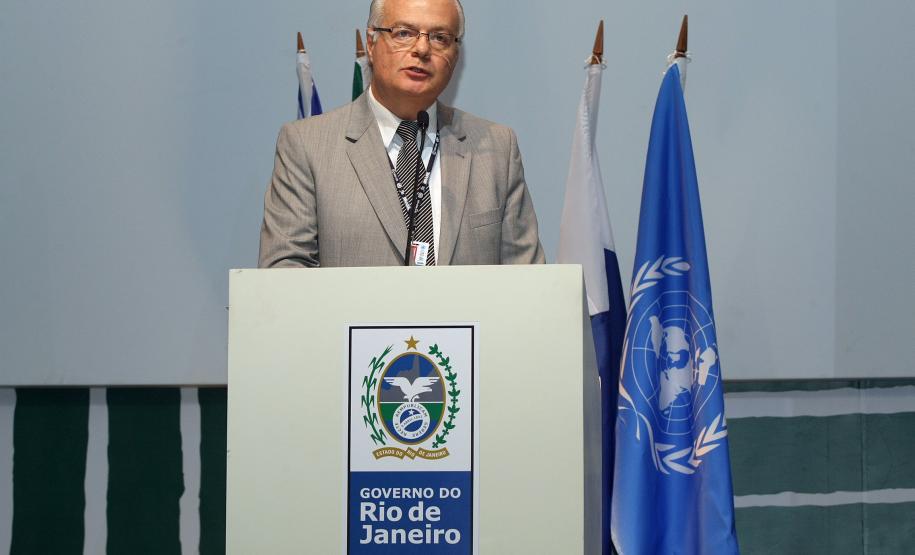 O secretário estadual do Meio Ambiente e Recursos Hídricos, Jonel Iurk, afirmou nesta terça-feira (19/06), no Rio de Janeiro, que o governo paranaense tem como meta recuperar até um milhão de hectares de florestas nativas nos próximos 20 anos. Ele destacou que o Estado vem adotando medidas inovadoras para a conservação das riquezas naturais e que o trabalho foi reforçado com o lançamento do programa Bioclima Paraná.