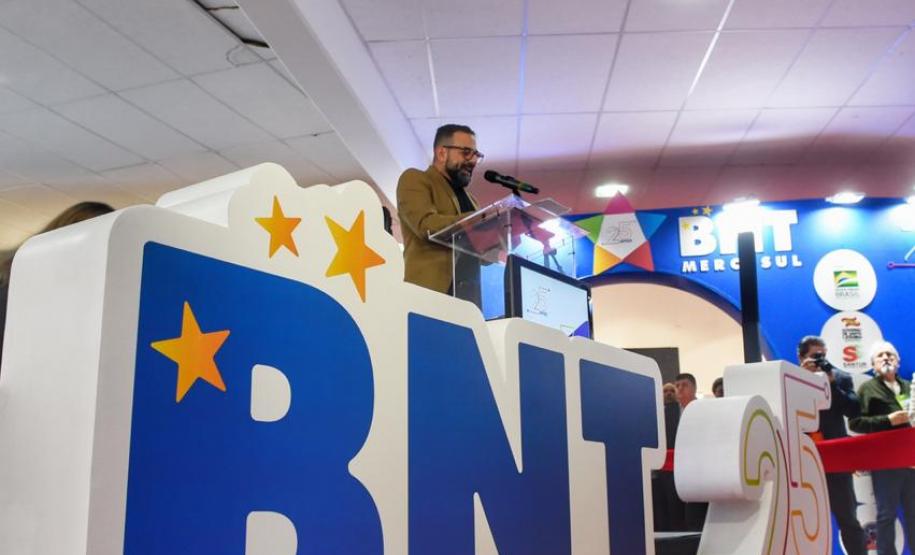 Paraná marca presença em feira de turismo do Mercosul