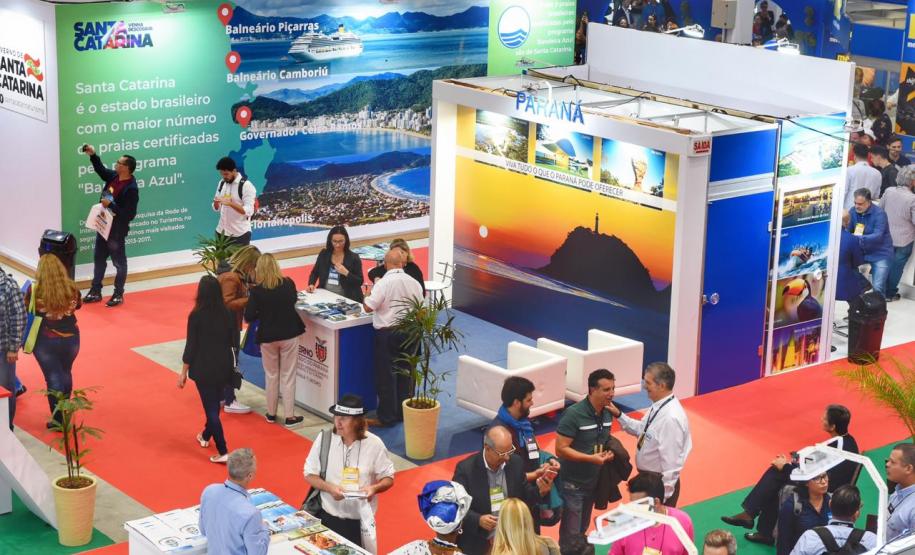 Paraná marca presença em feira de turismo do Mercosul