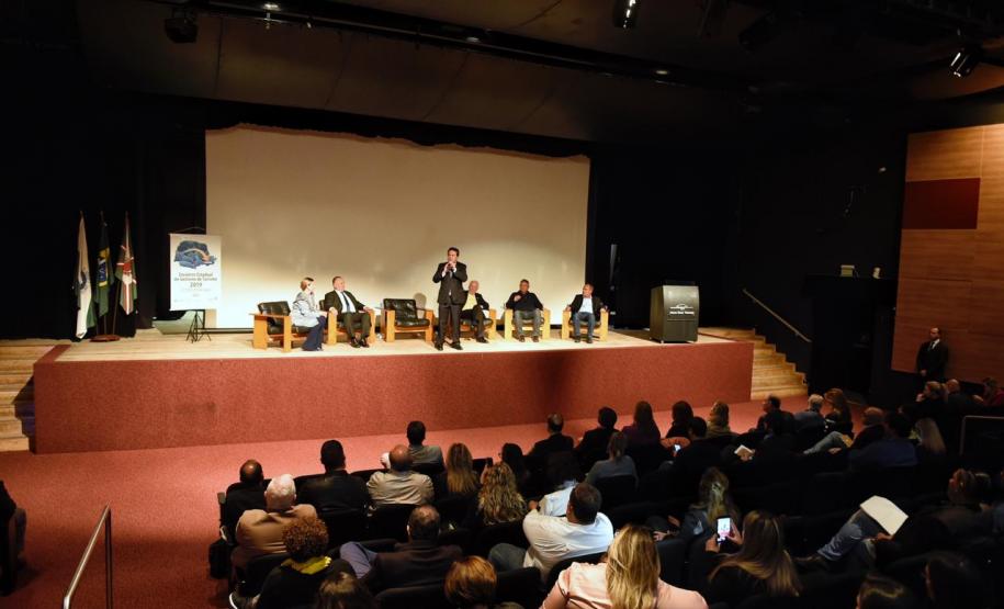 Encontro Estadual de Turismo capacita gestores dos municípios