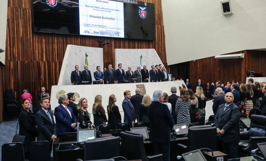 Governador participa de homenagem a Oriovisto Guimarães