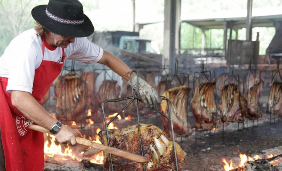 Gastronomia, roteiros rurais e eventos são atrativos do Oeste Gastronomia, roteiros rurais e eventos são atrativos do Oeste
