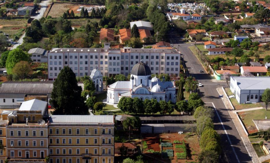 Santuários e celebrações compõem o turismo religioso do Paraná Santuários e celebrações compõem o turismo religioso do Paraná