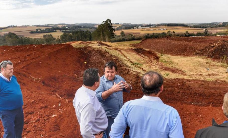 Governo e municípios discutem gestão de resíduos urbanos