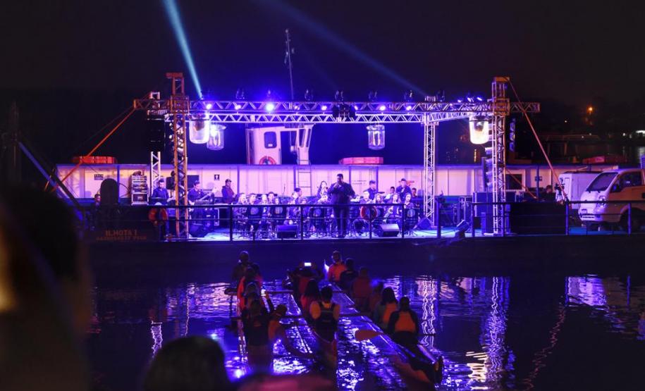 Espetáculo na baía de Paranaguá comemora 371 anos do aniversário do município