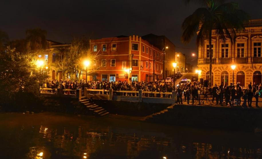 Espetáculo na baía de Paranaguá comemora 371 anos do aniversário do município