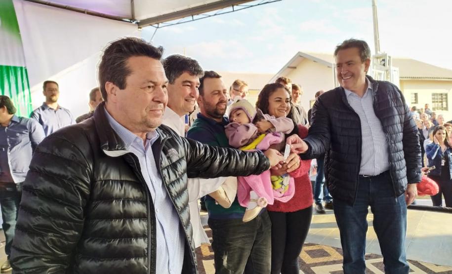 Governo entrega 193 casas populares em Terra Boa