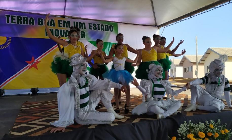 Governo entrega 193 casas populares em Terra Boa