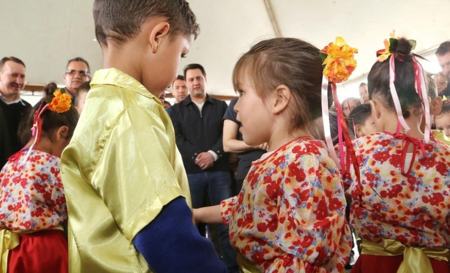 367 famílias recebem títulos de propriedade de imóveis no Litoral