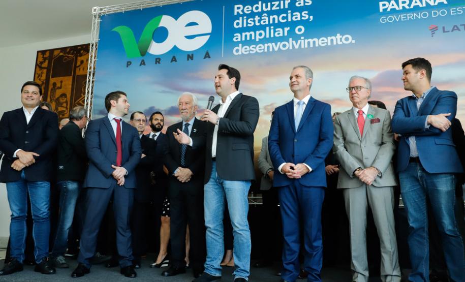 Acordo entre Governo do Estado e Latam abre 71 novos voos no Paraná