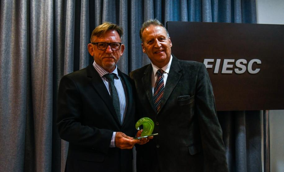 Estado é premiado pela implantação do Selo Clima Paraná Estado é premiado pela implantação do Selo Clima Paraná