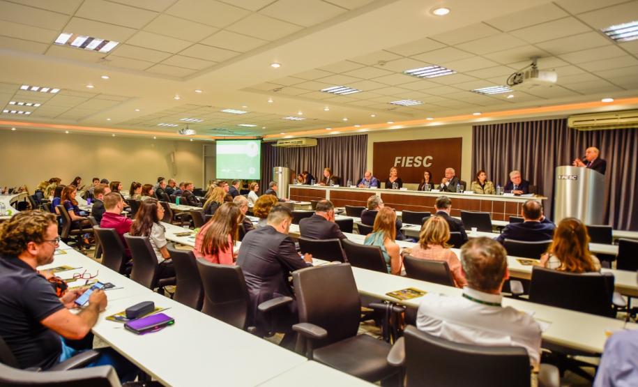Estado é premiado pela implantação do Selo Clima Paraná Estado é premiado pela implantação do Selo Clima Paraná