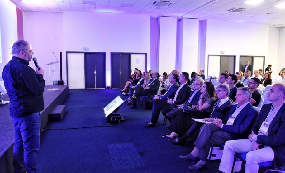 Governo mostra em evento potencial do turismo náutico do Paraná Governo mostra em evento potencial do turismo náutico do Paraná