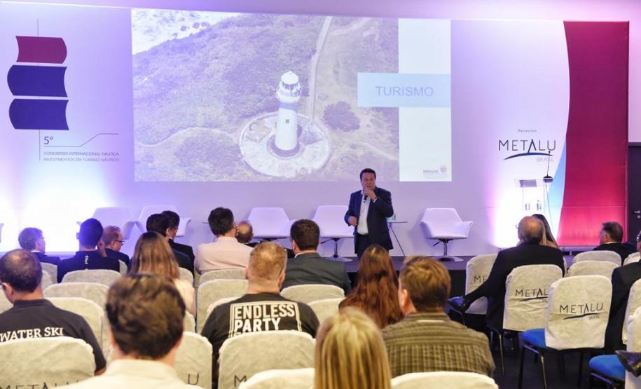 Governo mostra em evento potencial do turismo náutico do Paraná Governo mostra em evento potencial do turismo náutico do Paraná