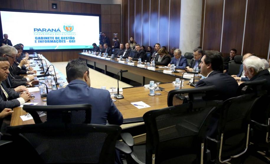 Plantio de mais de 400 mil árvores é um marco do Paraná, diz governador