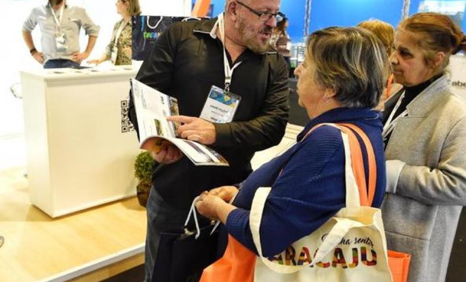 Paraná participa da maior feira de negócios e turismo do Brasil Paraná participa da maior feira de negócios e turismo do Brasil