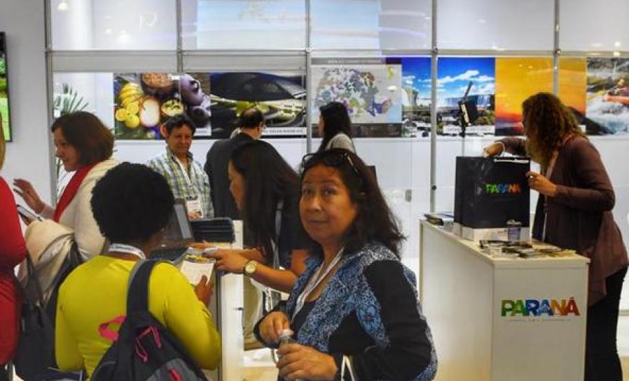 Paraná participa da maior feira de negócios e turismo do Brasil Paraná participa da maior feira de negócios e turismo do Brasil