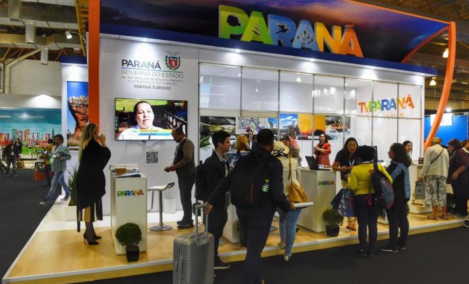 Paraná participa da maior feira de negócios e turismo do Brasil Paraná participa da maior feira de negócios e turismo do Brasil