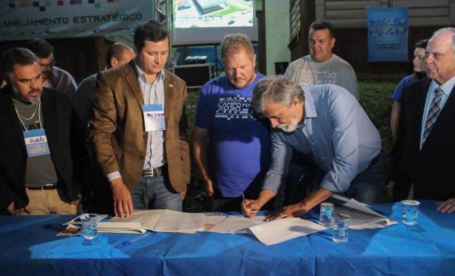 Governo e Campo Magro vão regularizar 100 propriedades rurais