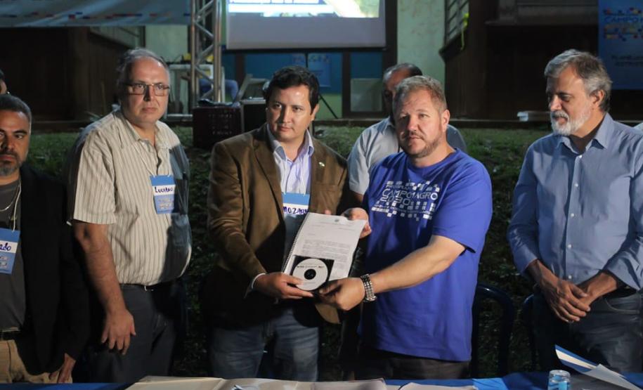 Governo e Campo Magro vão regularizar 100 propriedades rurais