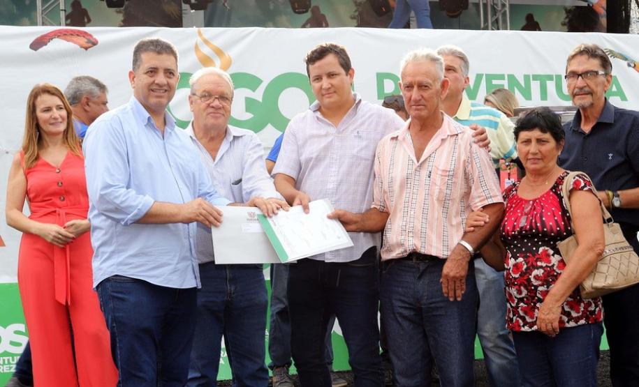 Estado regulariza terras de agricultores de Ribeirão Claro