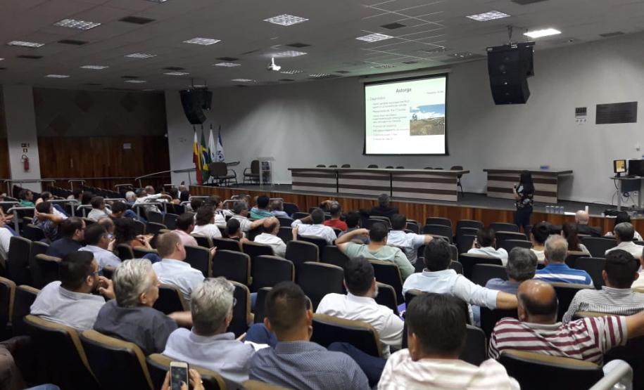 Governo e municípios discutem soluções para os aterros sanitários