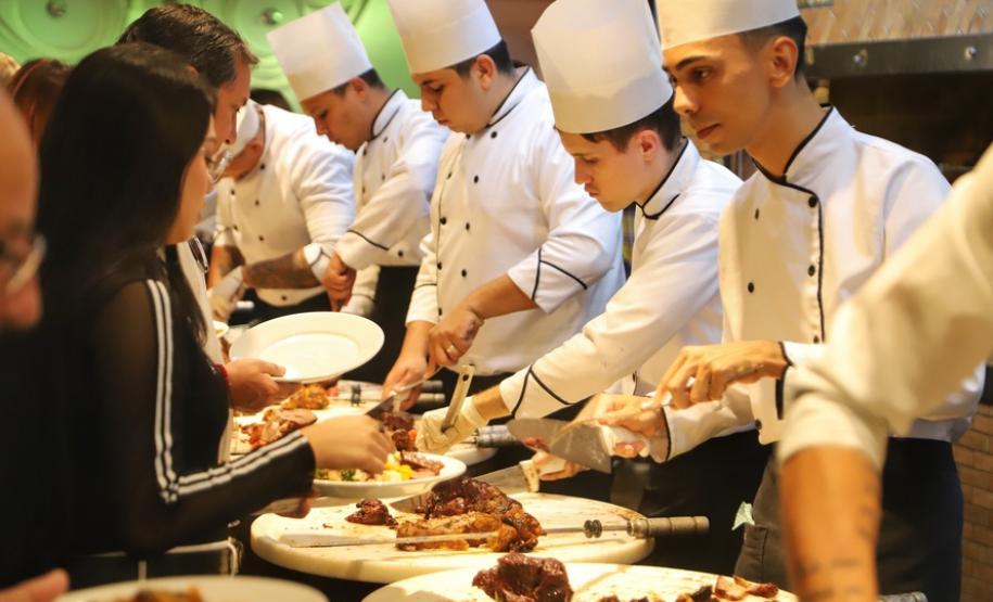 Turismo no Paraná tem o melhor desempenho do ano em outubro Turismo no Paraná tem o melhor desempenho do ano em outubro