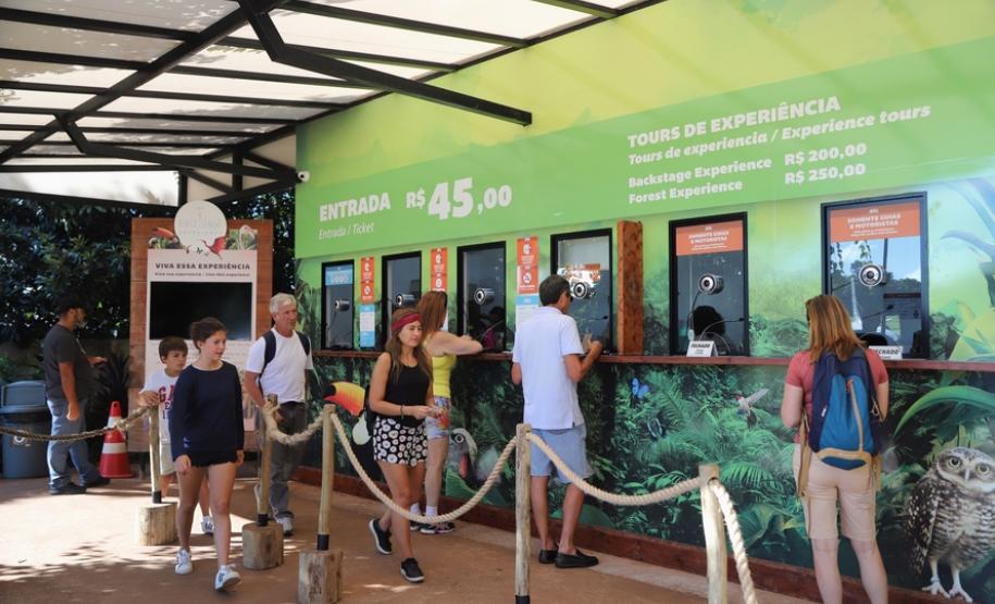 Turismo no Paraná tem o melhor desempenho do ano em outubro Turismo no Paraná tem o melhor desempenho do ano em outubro