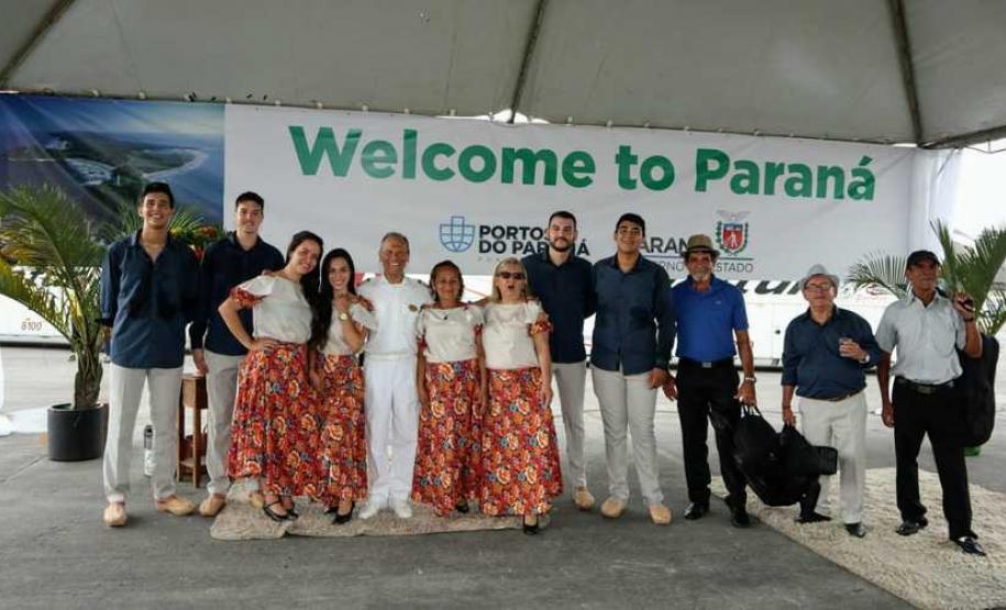 Porto de Paranaguá volta a receber navio de passageiros Porto de Paranaguá volta a receber navio de passageiros