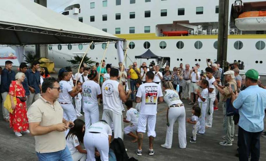 Porto de Paranaguá volta a receber navio de passageiros Porto de Paranaguá volta a receber navio de passageiros