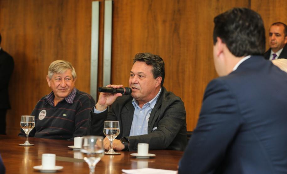 Escola na Ilha das Cobras vai capacitar moradores do Litoral