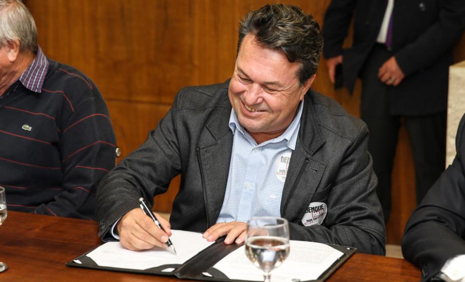 Escola na Ilha das Cobras vai capacitar moradores do Litoral