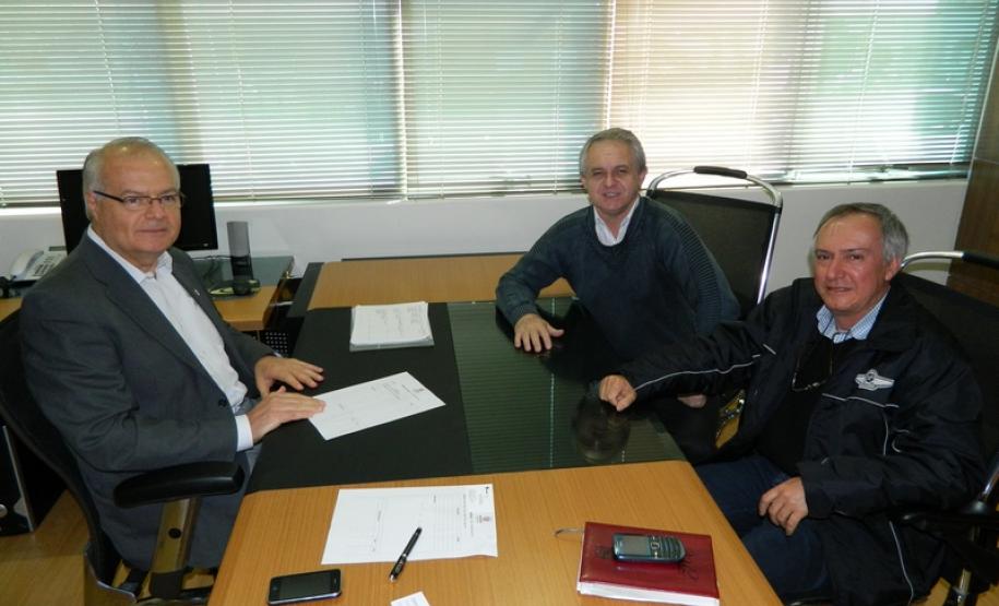 Prefeito de Campo Largo recebido pelo secretário Jonel Iurk