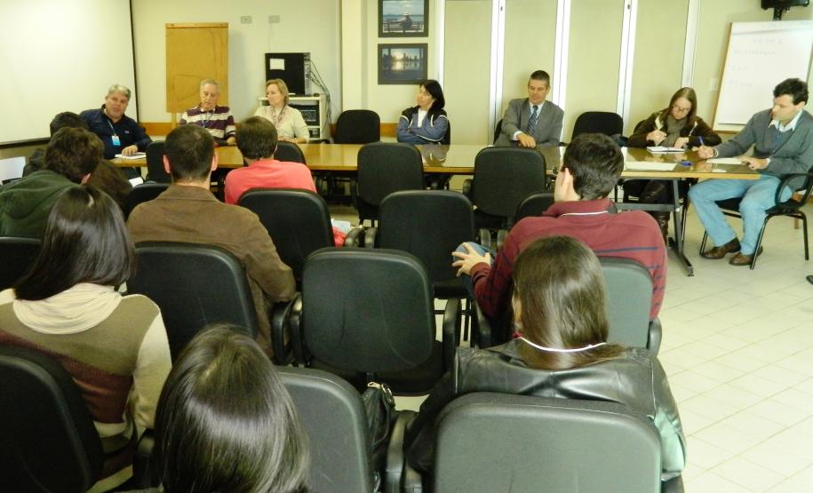 Arquitetos e engenheiros são capacitados em obras públicas