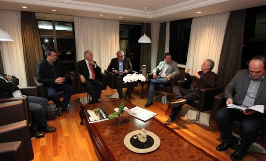 Governo e indústria discutem cobrança pelo uso da água