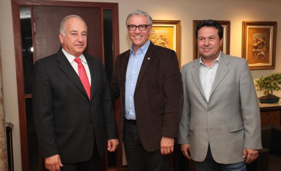 Governo e indústria discutem cobrança pelo uso da água