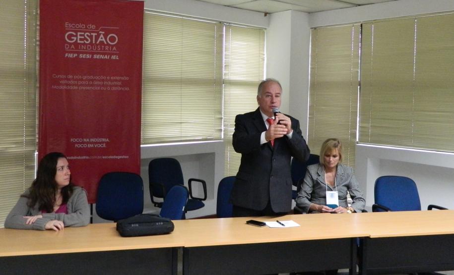 Governo e universidade discutem gestão de resíduos sólidos Governo e universidade discutem gestão de resíduos sólidos