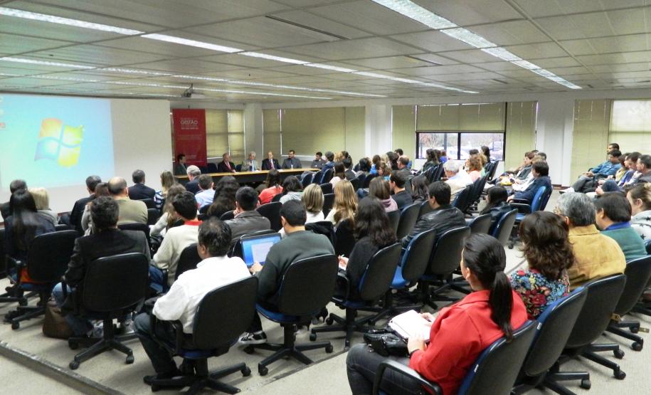 Governo e universidade discutem gestão de resíduos sólidos Governo e universidade discutem gestão de resíduos sólidos