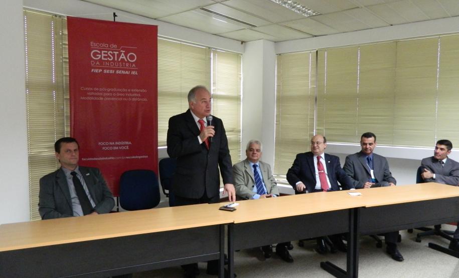 Governo e universidade discutem gestão de resíduos sólidos Governo e universidade discutem gestão de resíduos sólidos