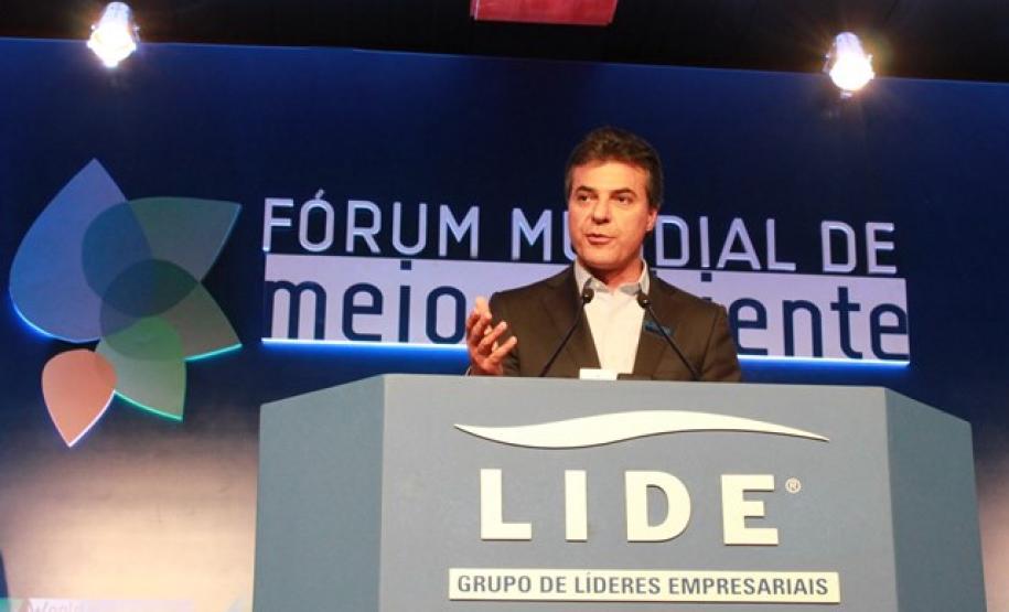 No Fórum Mundial de Meio Ambiente, Richa assina decreto do Pacto das Águas