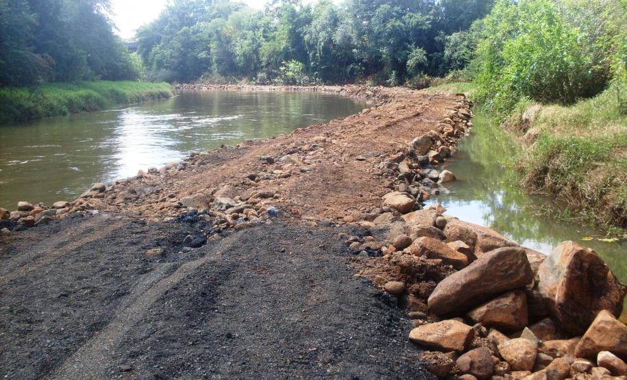 Durante as fortes chuvas ocorridas no mês de junho, as famílias que vivem nas proximidades do rio Marrecas, em Francisco Beltrão, na região Sudoeste do Paraná, puderam ser avisadas com três horas de antecedência de que o nível do rio iria subir. O rio também passa por obras de drenagem, que já aumentar a sua vazão.