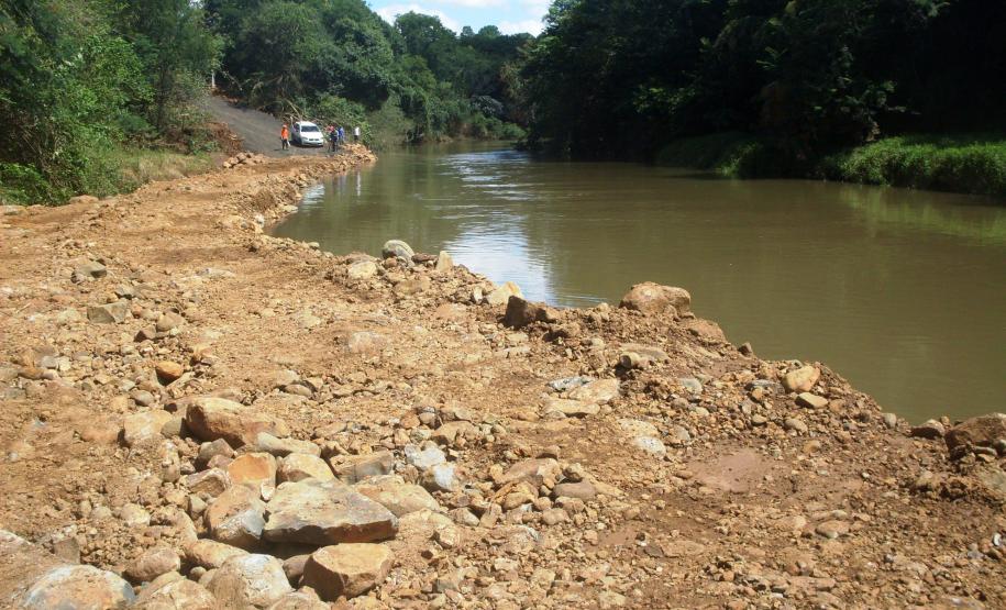 Durante as fortes chuvas ocorridas no mês de junho, as famílias que vivem nas proximidades do rio Marrecas, em Francisco Beltrão, na região Sudoeste do Paraná, puderam ser avisadas com três horas de antecedência de que o nível do rio iria subir. O rio também passa por obras de drenagem, que já aumentar a sua vazão.