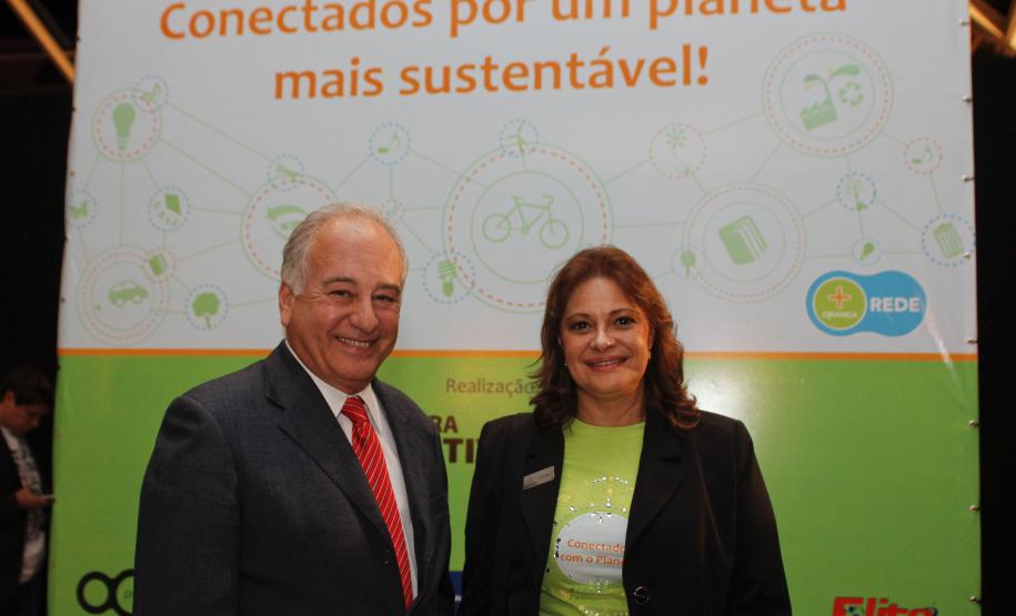 Governo participa do lançamento da Rede + Criança em Curitiba Secretário estadual do Meio Ambiente, Luiz Eduardo Cheida, com a coordenadora pedagógica da Editora Positivo, Solange Guedes, participa do evento de lançamento do projeto Rede + Criança da Fundação Xuxa Meneghel, em parceria com a Editora Positivo, realizado no Castelo do Batel.
