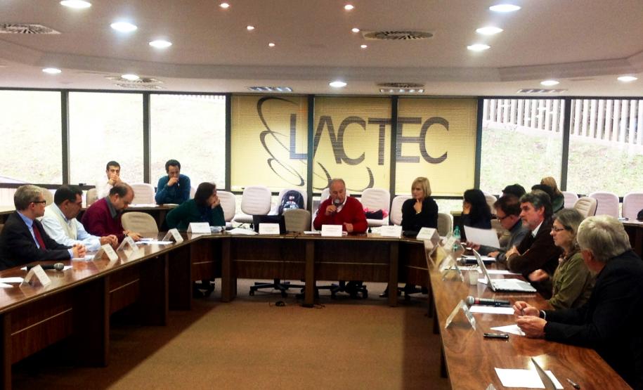 Conselho aprova política de educação ambiental e avalia nova lei para resíduos sólidos