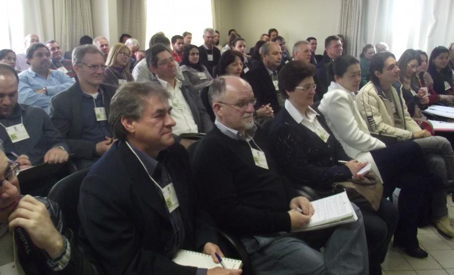 Paraná busca solução para destinação de produtos pós-consumo Paraná busca solução para destinação de produtos pós-consumo